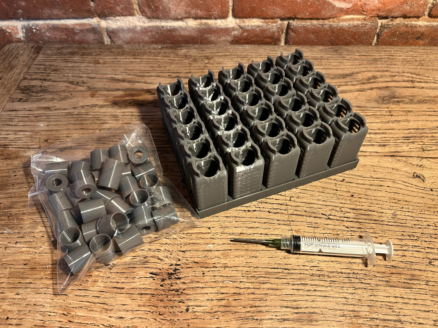 EZPZ Queen Cage Set