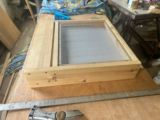 National Underfloor Entrance - Bottom Bee Space with Varroa Mesh