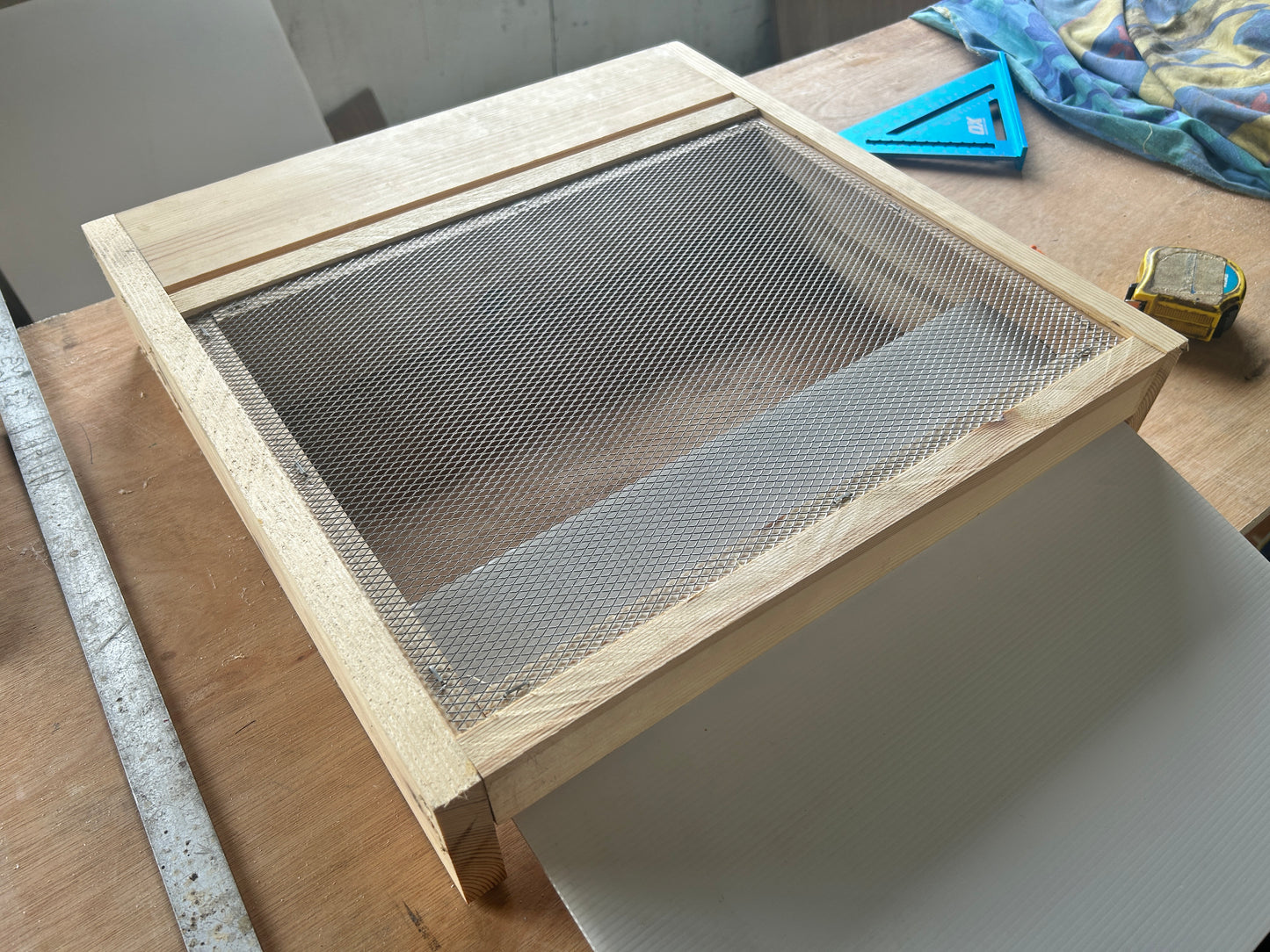 Langstroth Underfloor Entrance  with Varroa Mesh