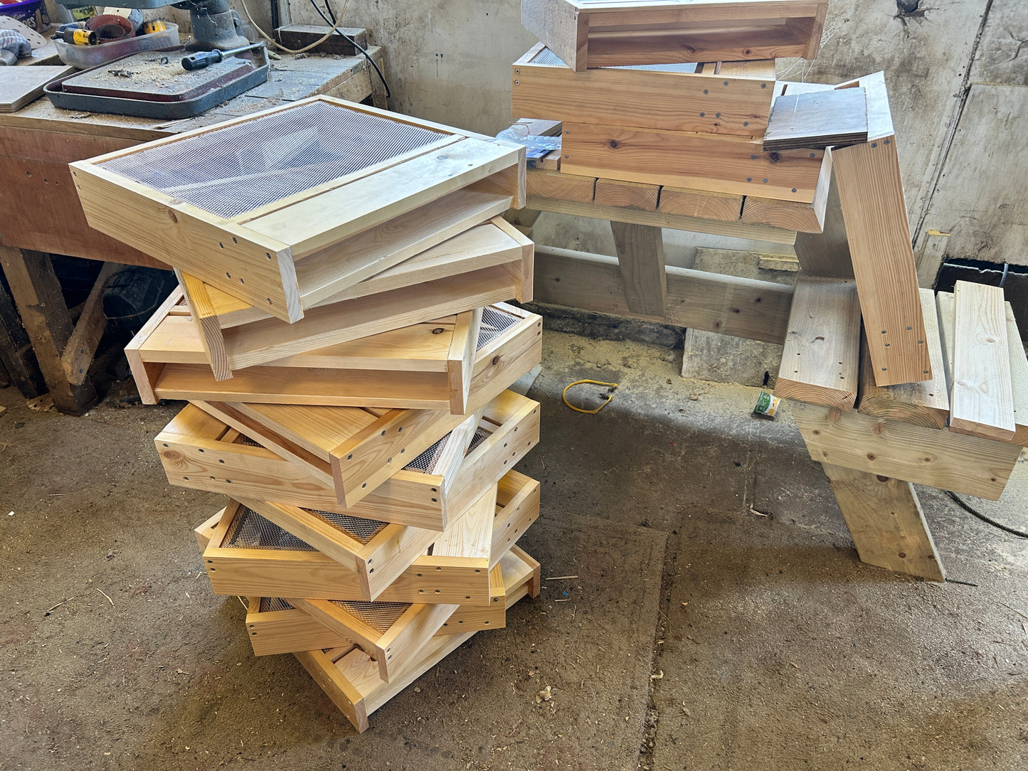 Langstroth Underfloor Entrance  with Varroa Mesh